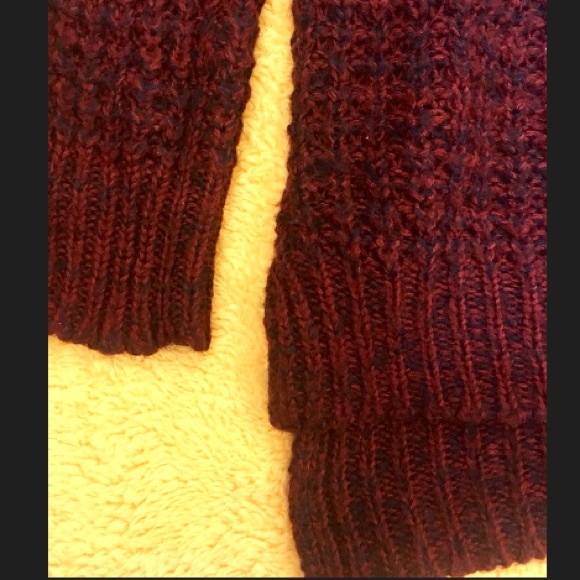 OVERSIZED BURGUNDY KNIT SWEATER - Picture 2 of 5